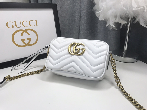 激安グッチバッグコピー側面デザイン